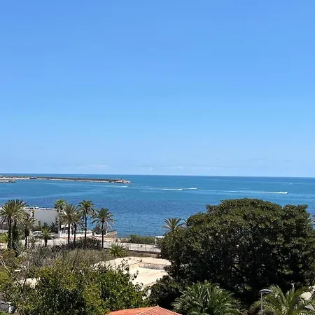 Beautiful Sea View Close To With Pool